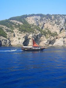 TOUR EN BARCO ISLAS MEDAS